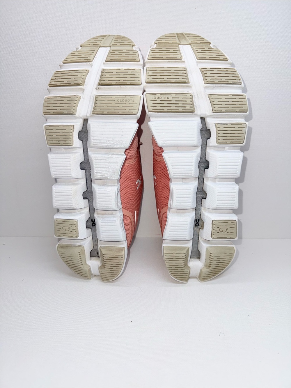 On Running Cloud Women's Running Shoes - Pink View 4